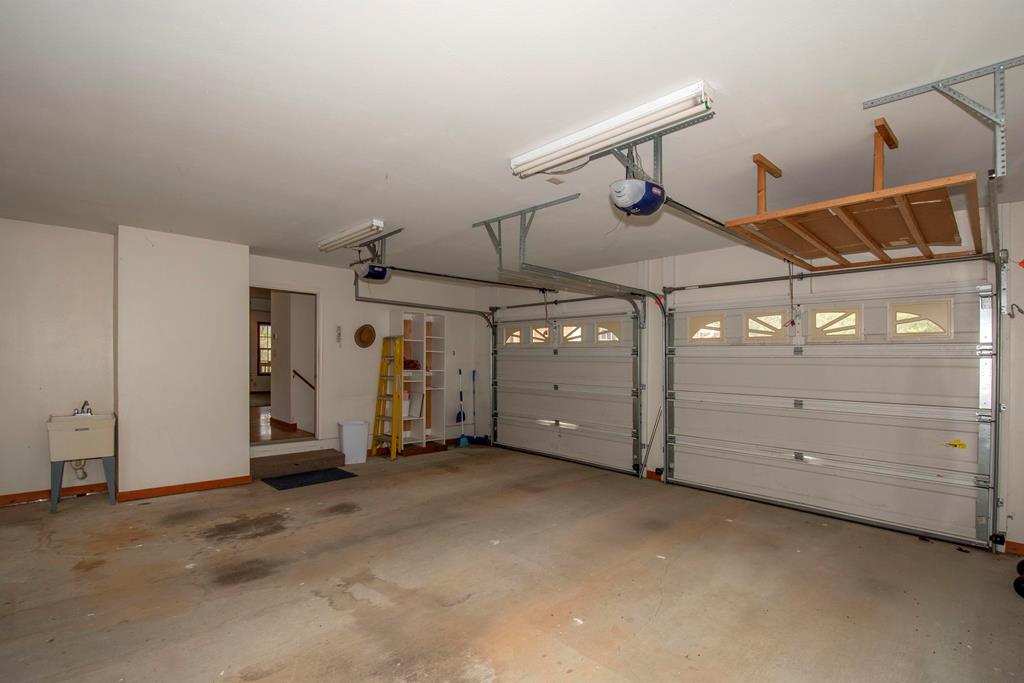 5224 Laurel Ridge Young Harris, GA 30582 - Photo 37 of 39 a view of a garage