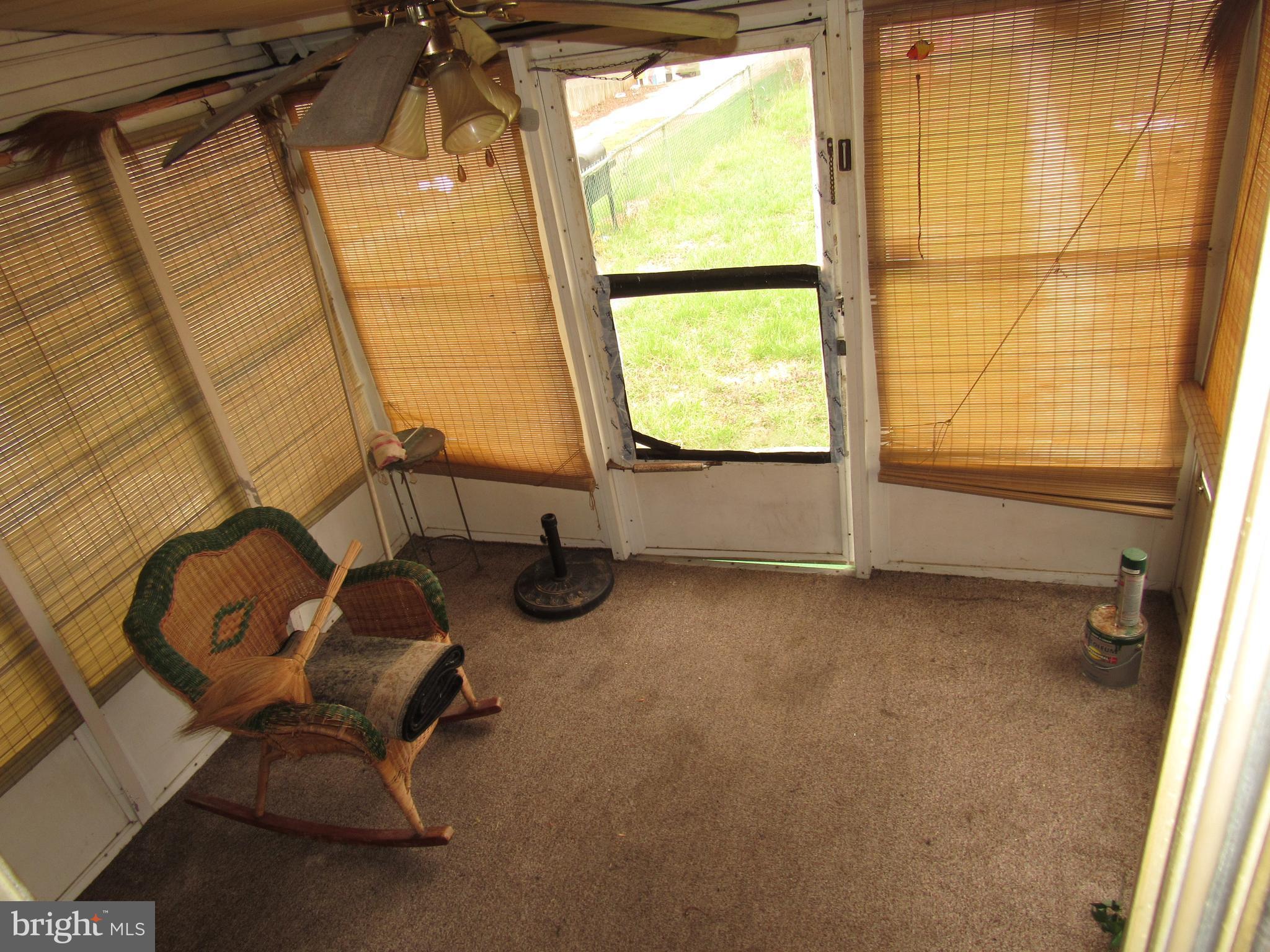 4740 Vancouver Road Baltimore, MD 21229 - Photo 21 of 26 sunporch