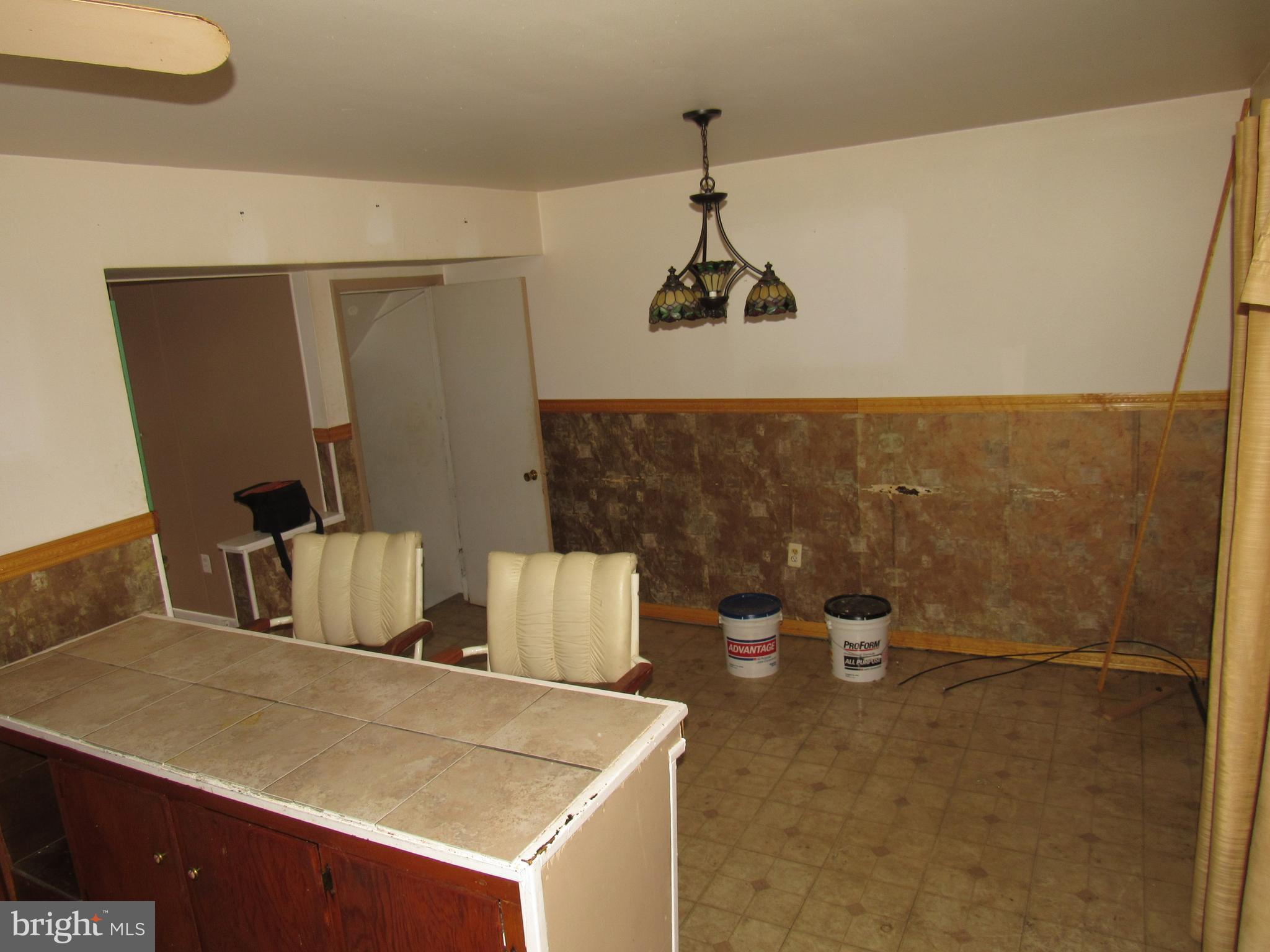 4740 Vancouver Road Baltimore, MD 21229 - Photo 4 of 26 Kitchen