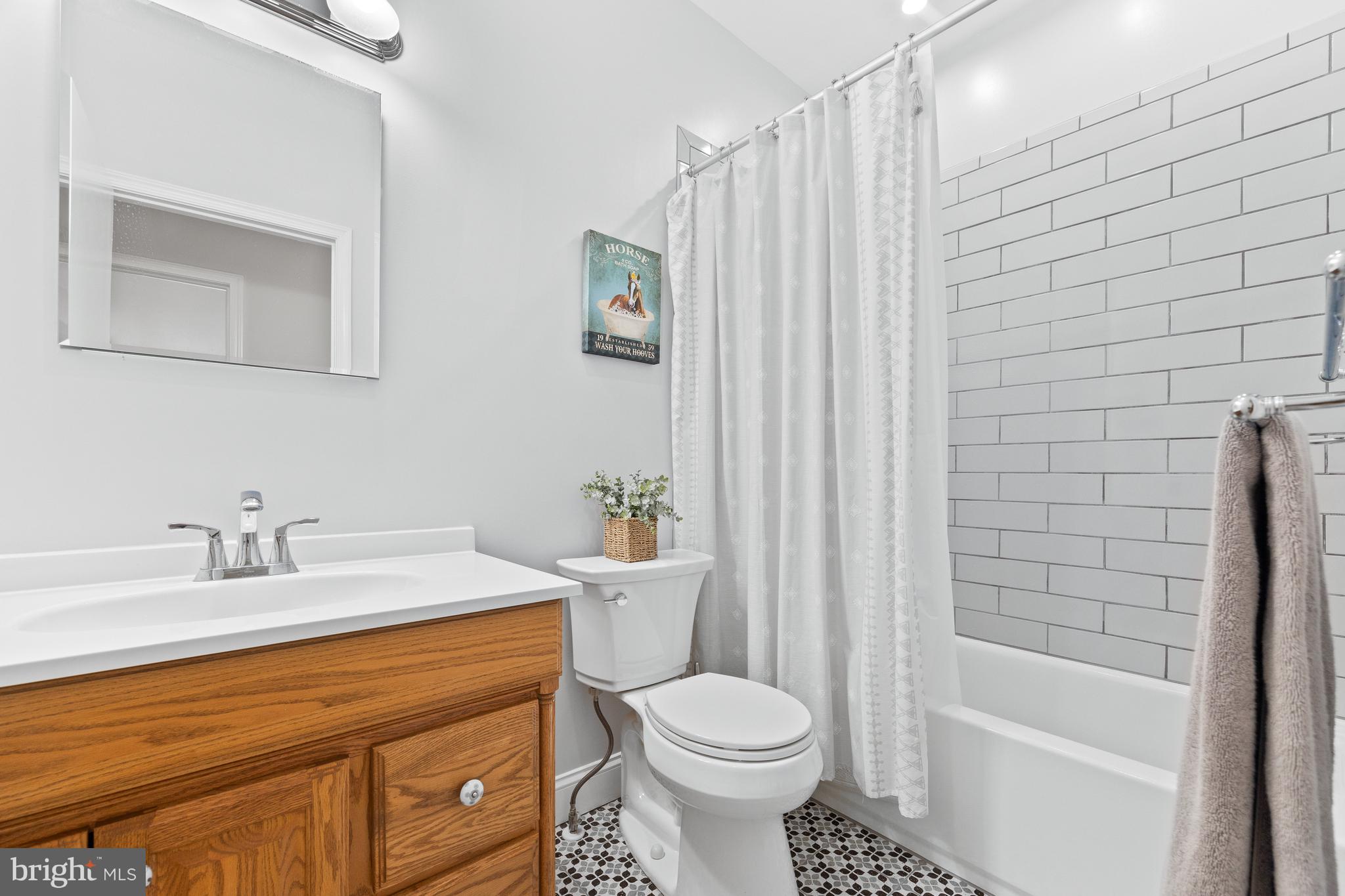 1709 Governor Bridge Road Davidsonville, MD 21035 - Photo 13 of 25 Beautifully updated hall bathroom
