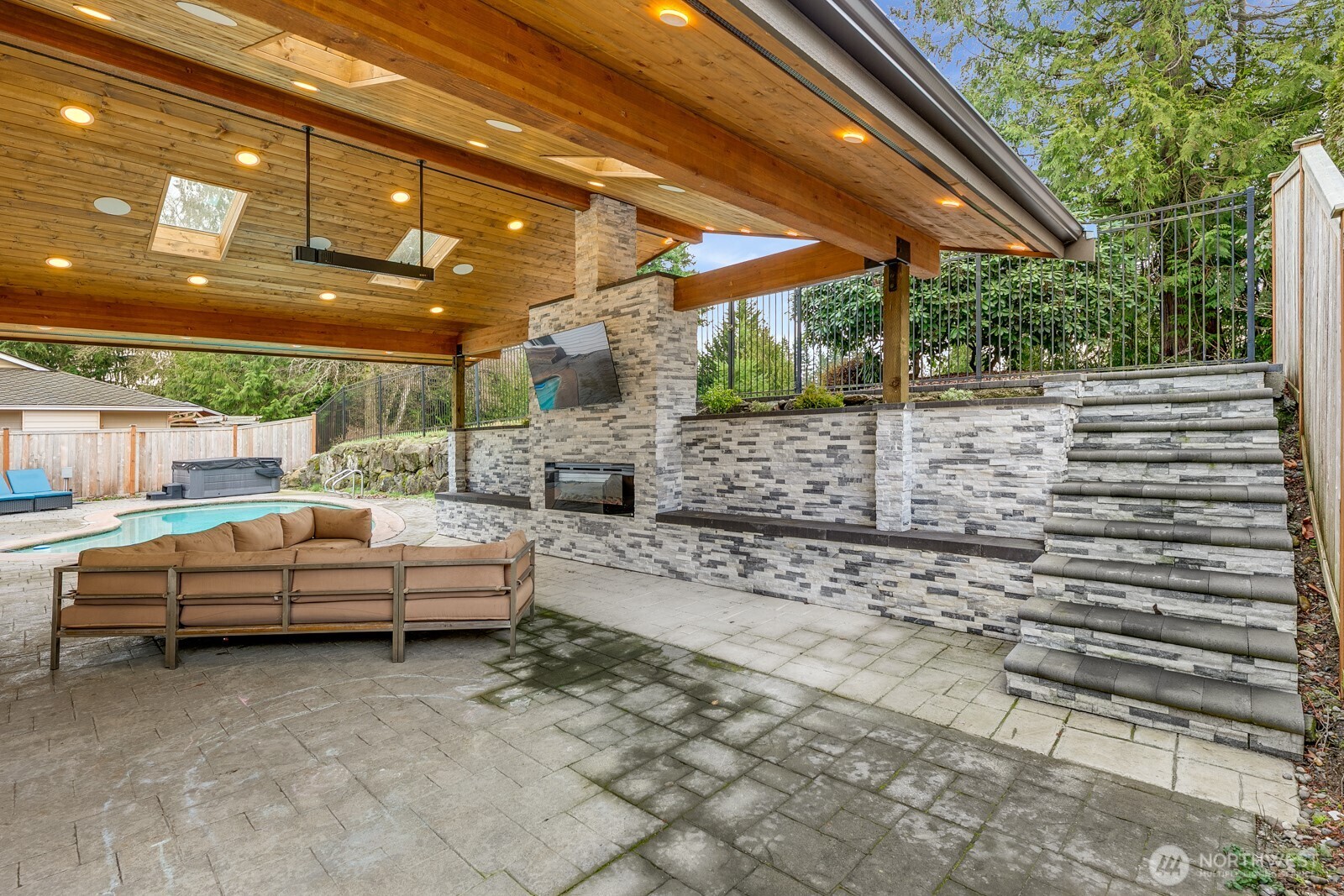 14801 Southeast Fairwood Boulevard Renton, WA 98058 - Photo 2 of 32