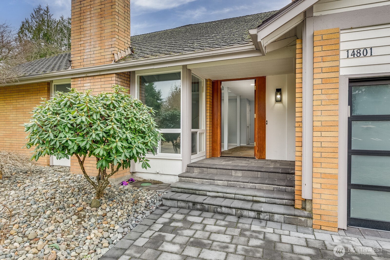 14801 Southeast Fairwood Boulevard Renton, WA 98058 - Photo 3 of 32