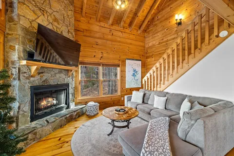 $987,000 | 907 Ripshin Mountain Road, Blue Ridge, GA 30513