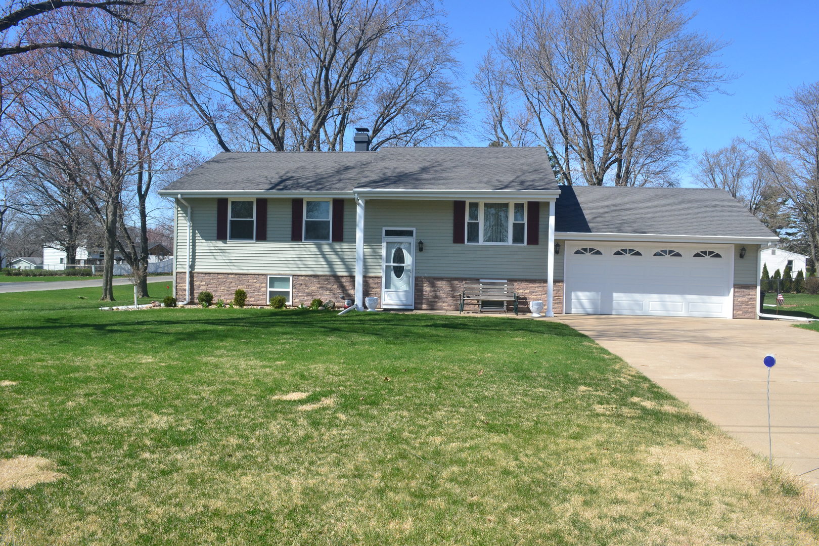 1702 Sharon Road Streator, IL 61364 - Photo 1 of 23