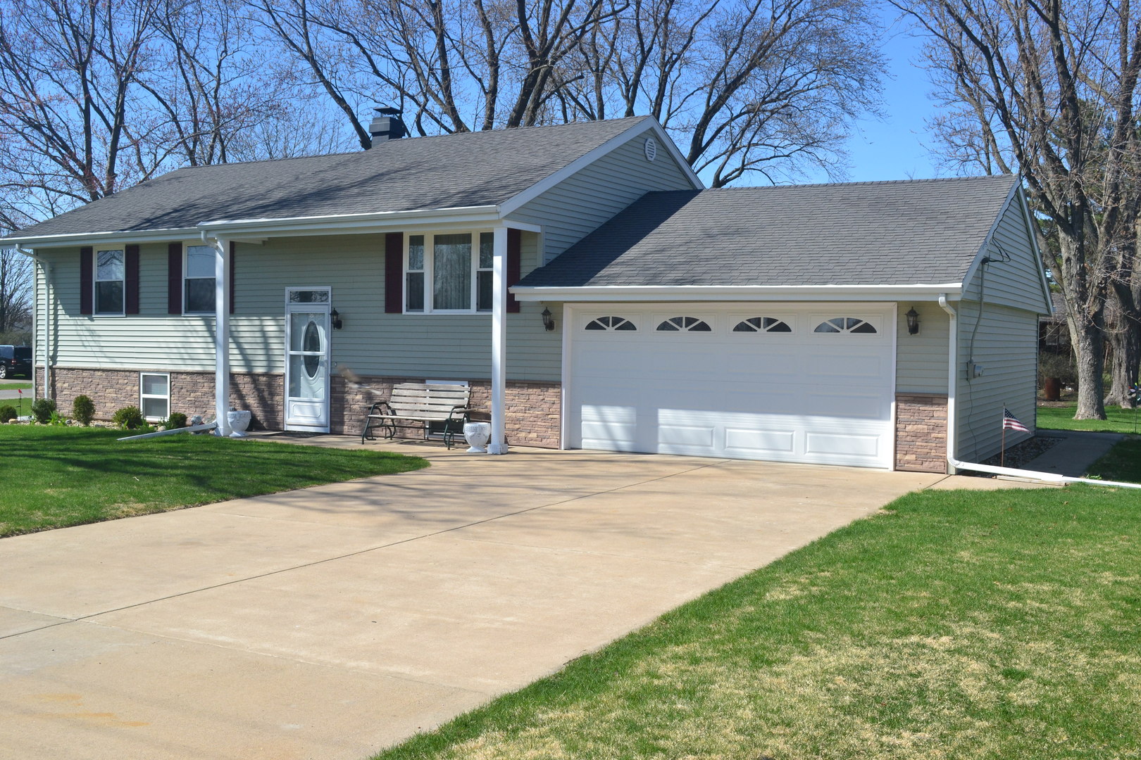 1702 Sharon Road Streator, IL 61364 - Photo 3 of 23