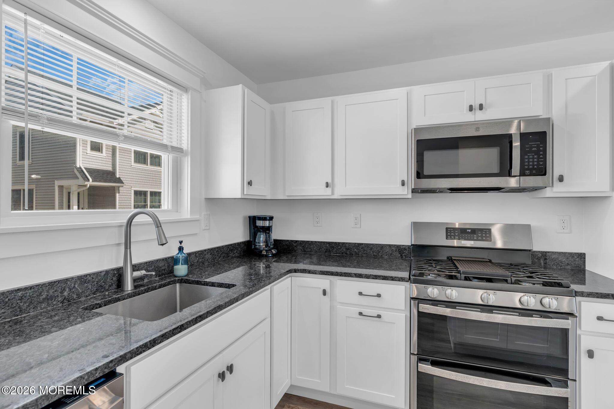 12 Shell Road, Unit 137 Mantoloking, NJ 08738 - Photo 6 of 31 012_12-web-or-mls-dsc00065_833