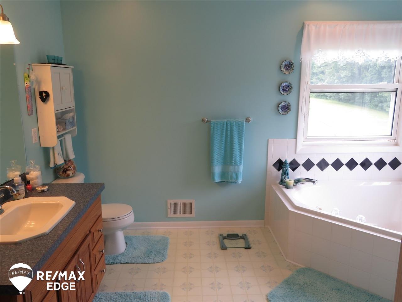 12523 East Bristol Road Davison, MI 48423 - Photo 23 of 57 21463795-22.JPG