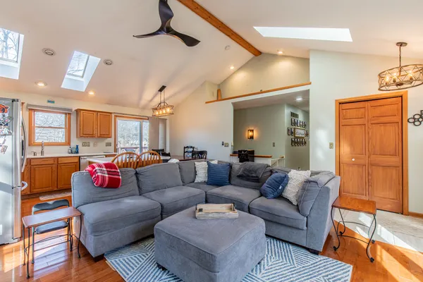 $419,900 | 19 Chairtree Court, Putnam, IL 61560