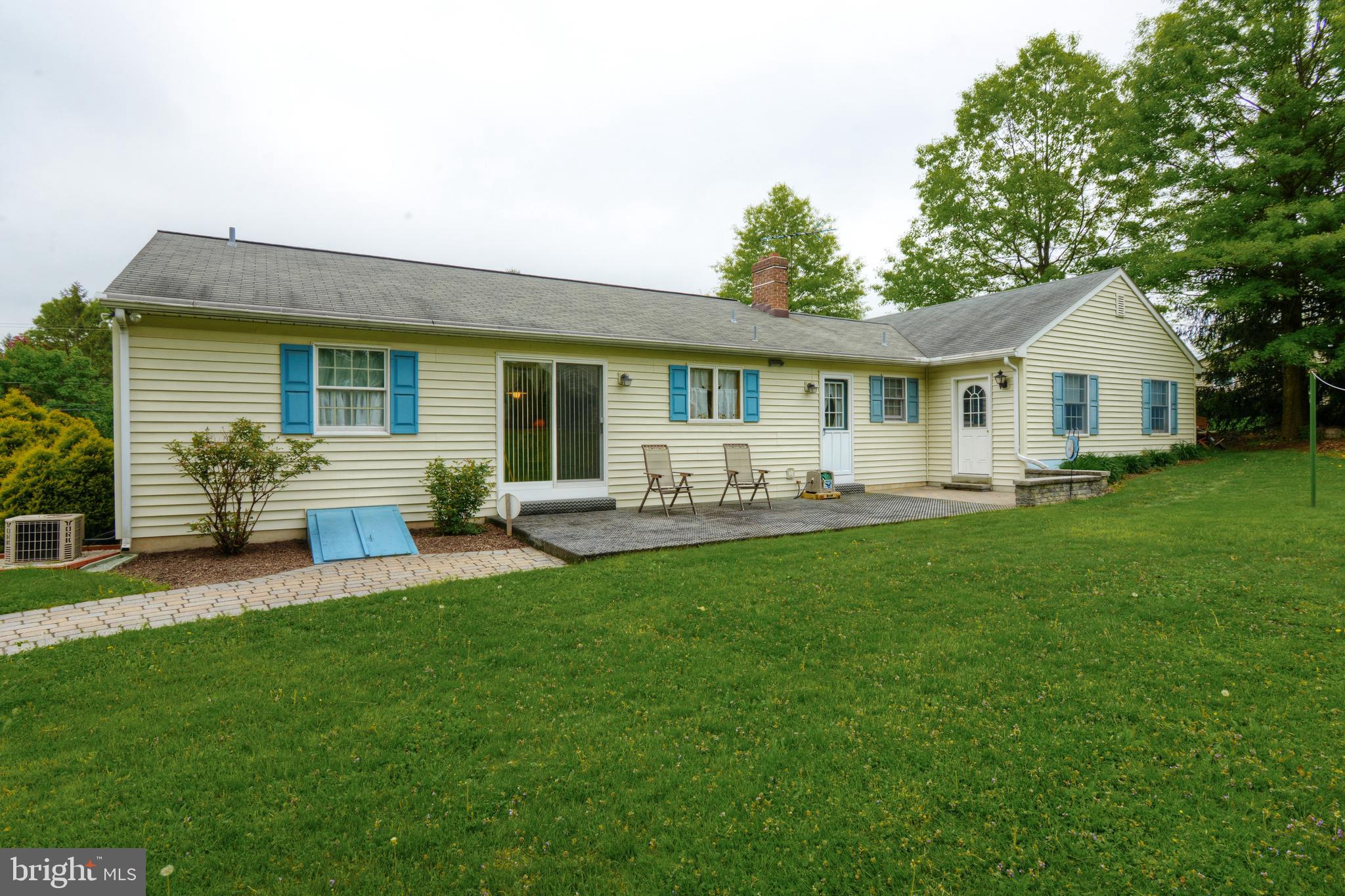 732 County Line Road Telford, PA 18969 - Photo 3 of 33 Exterior Rear Patio
