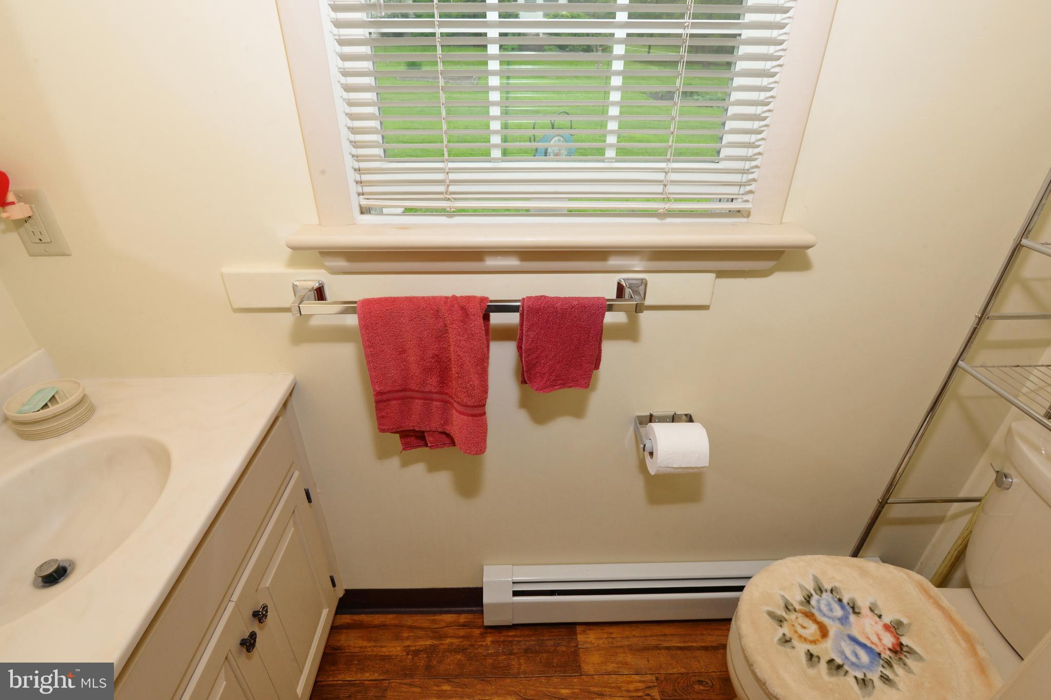 732 County Line Road Telford, PA 18969 - Photo 21 of 33 Powder Room