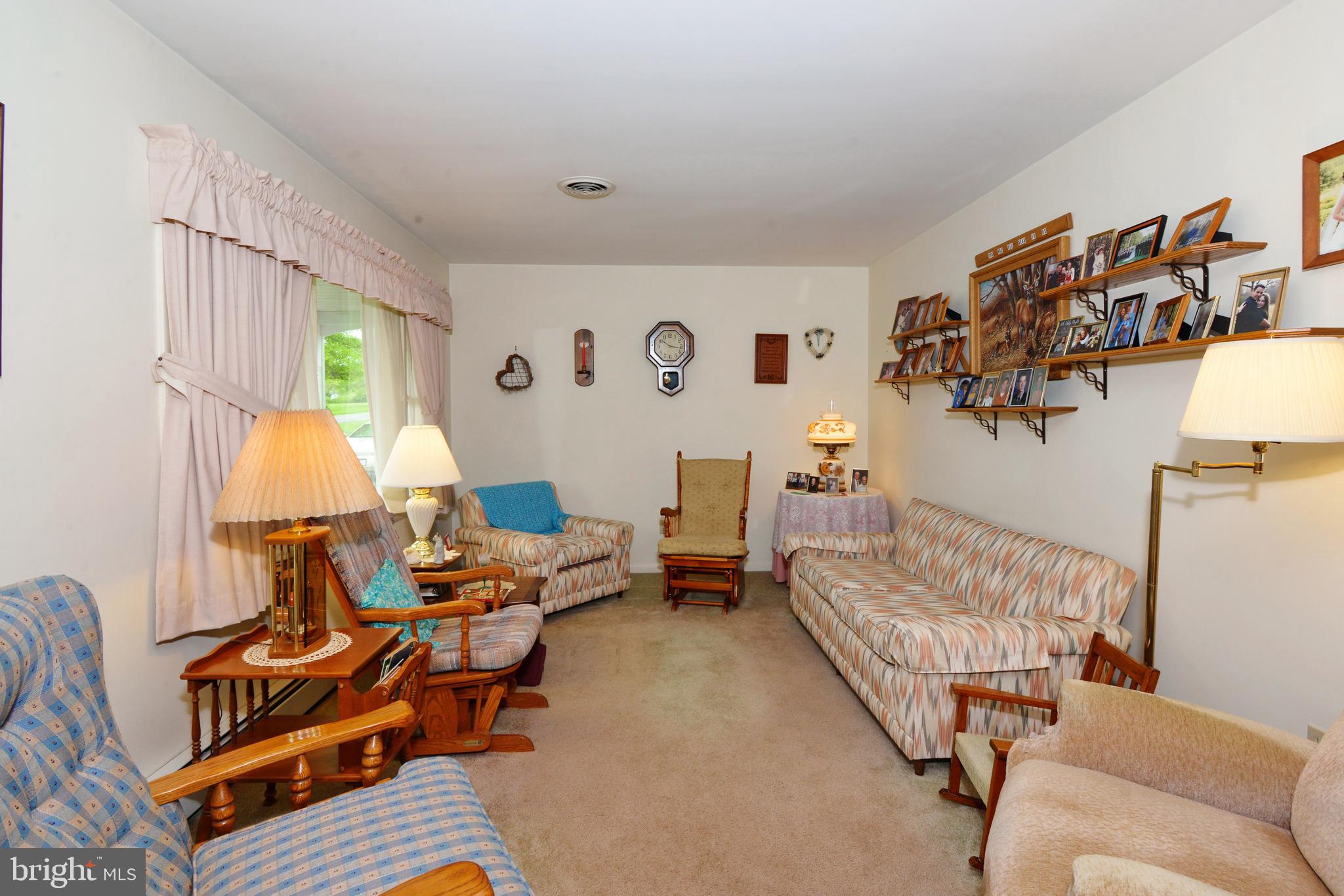 732 County Line Road Telford, PA 18969 - Photo 6 of 33 Living Room