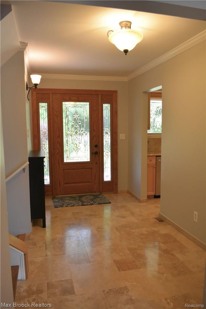 3371 West Maple Road Bloomfield Hills, MI 48301 - Photo 2 of 24 Foyer.JPG