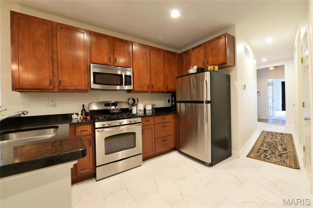 4317 Maryland Avenue, Unit 1W St. Louis, MO 63108 - Photo 11 of 29