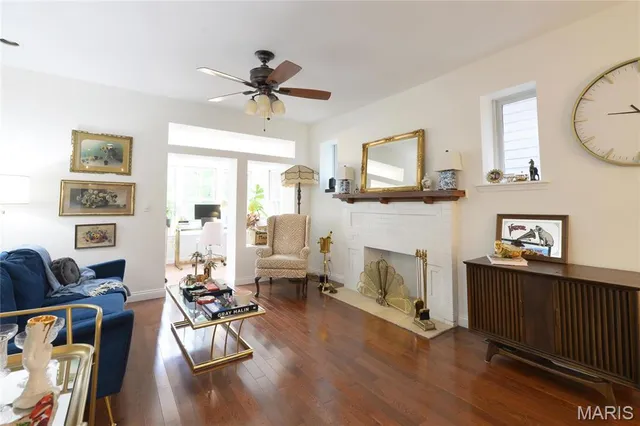 $2,495 | 4317 Maryland Avenue, Unit 1W, St. Louis, MO 63108