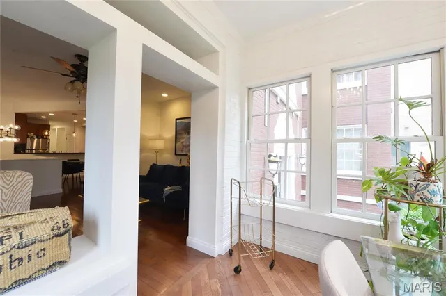 $2,495 | 4317 Maryland Avenue, Unit 1W, St. Louis, MO 63108