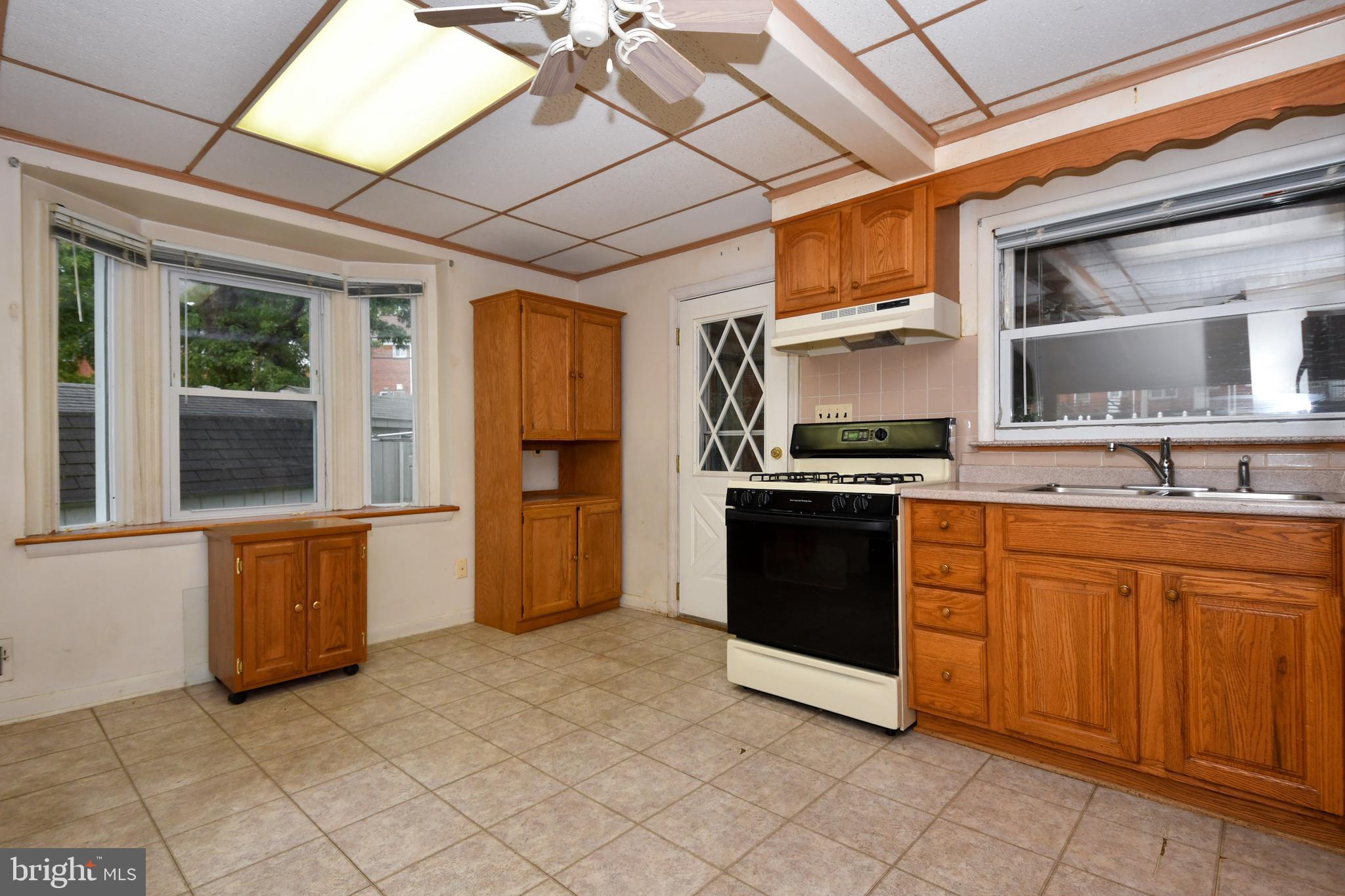 457 Torner Road Baltimore, MD 21221 - Photo 13 of 59 Country kitchen