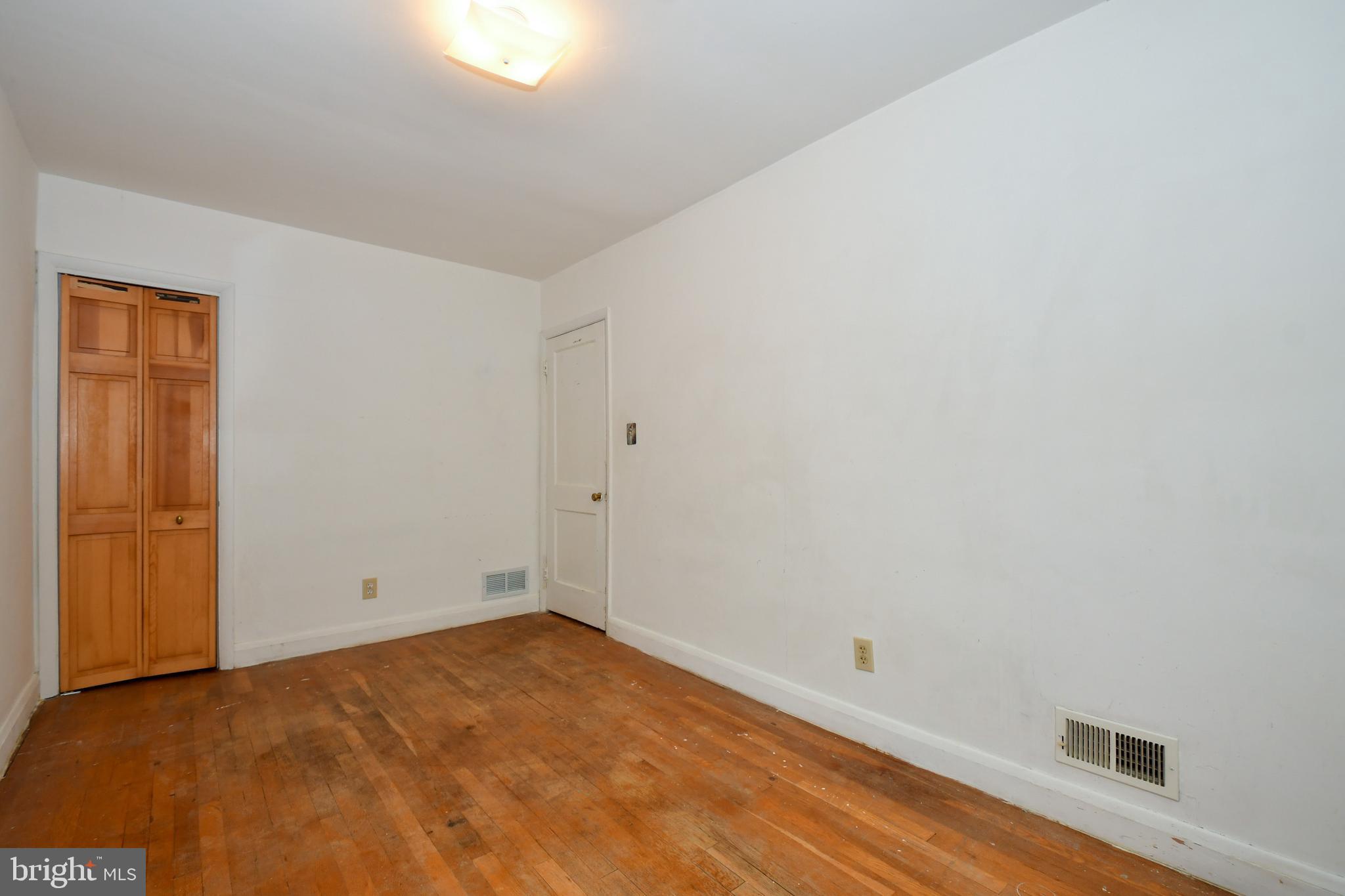 457 Torner Road Baltimore, MD 21221 - Photo 21 of 59 Bedroom with custom closet door