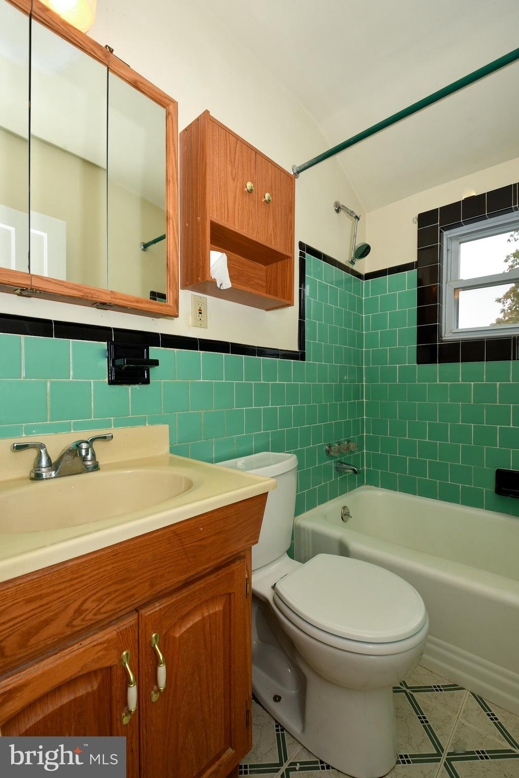 457 Torner Road Baltimore, MD 21221 - Photo 27 of 59 Upper Level Bathroom view 2
