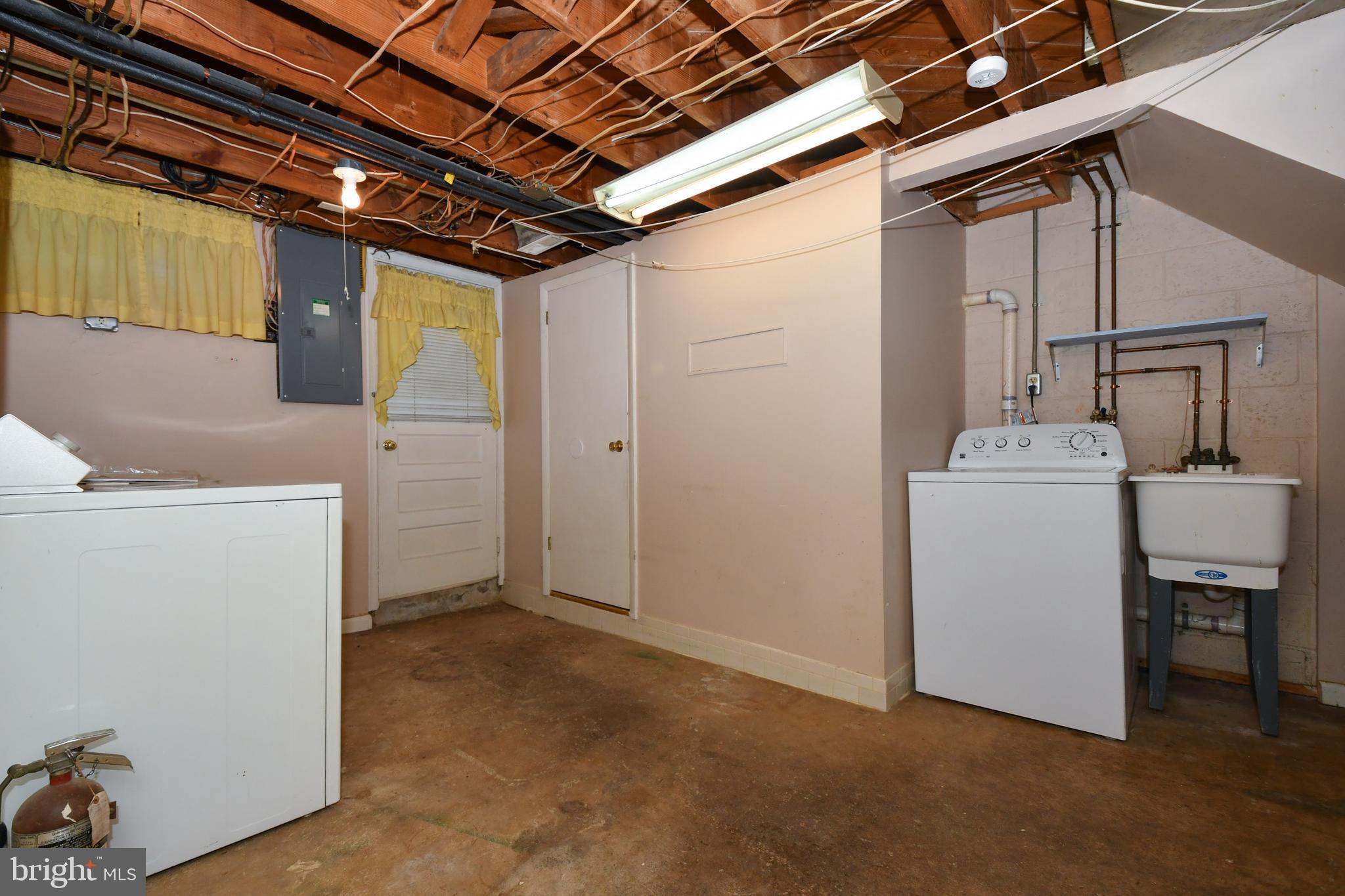 457 Torner Road Baltimore, MD 21221 - Photo 30 of 59 Basement Laundry area view 2