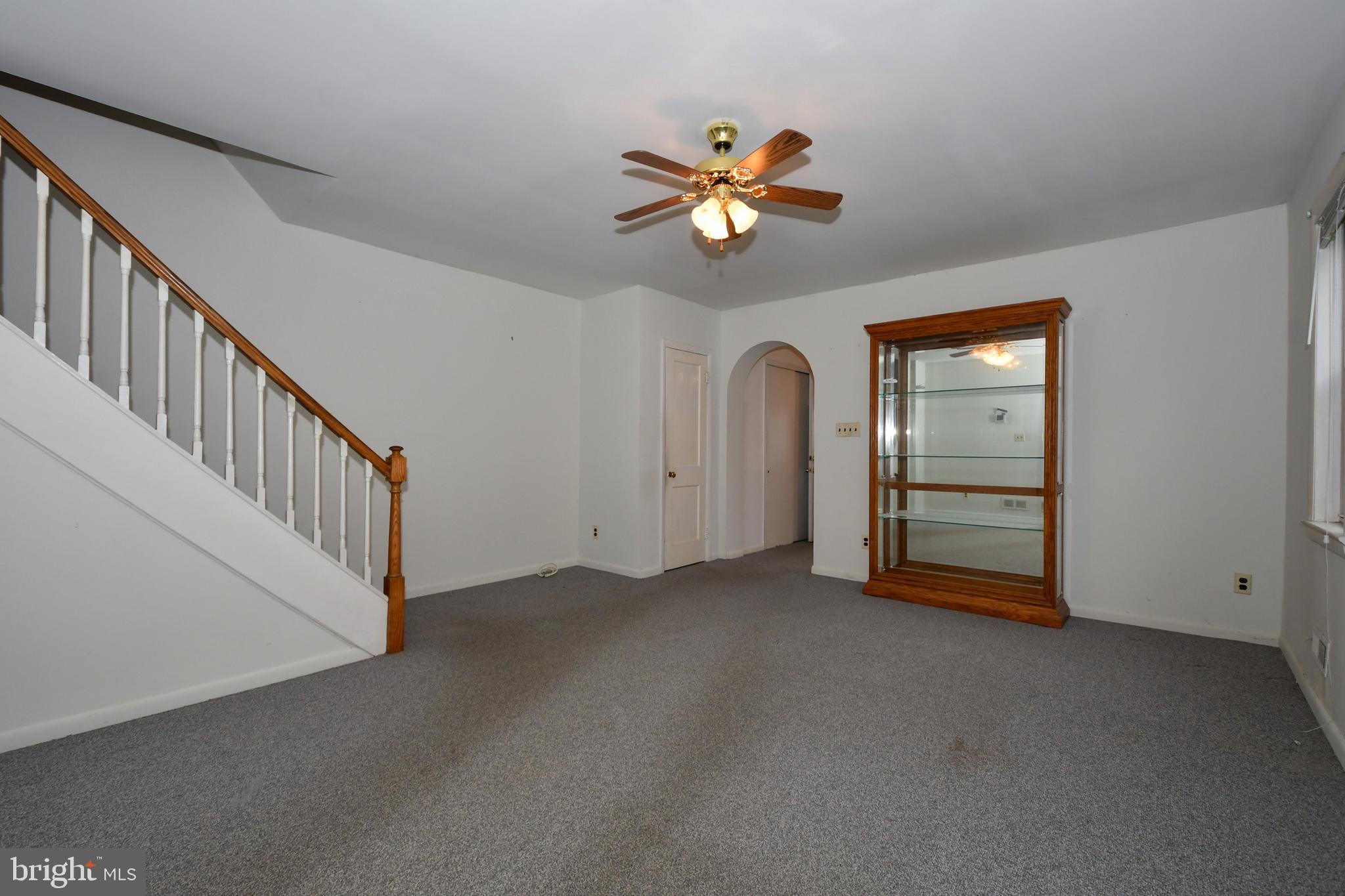 457 Torner Road Baltimore, MD 21221 - Photo 7 of 59 View of living room from dining area