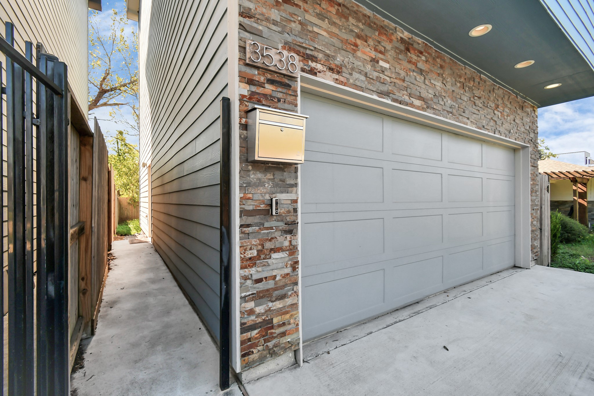3538 Noah Street Houston, TX 77021 - Photo 28 of 33 a view of a porch