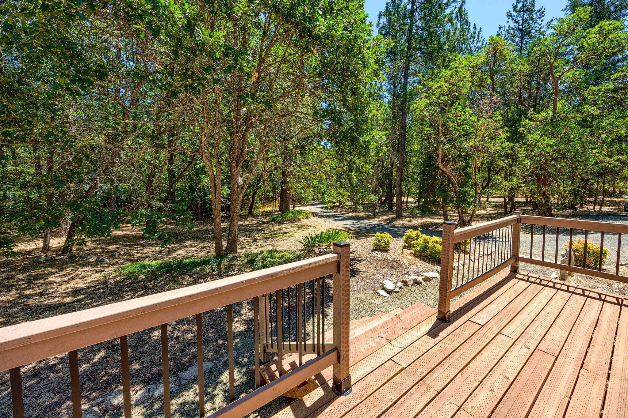 1060 Walker Road Grants Pass, OR 97527 - Photo 3 of 50 ApxWR (6)