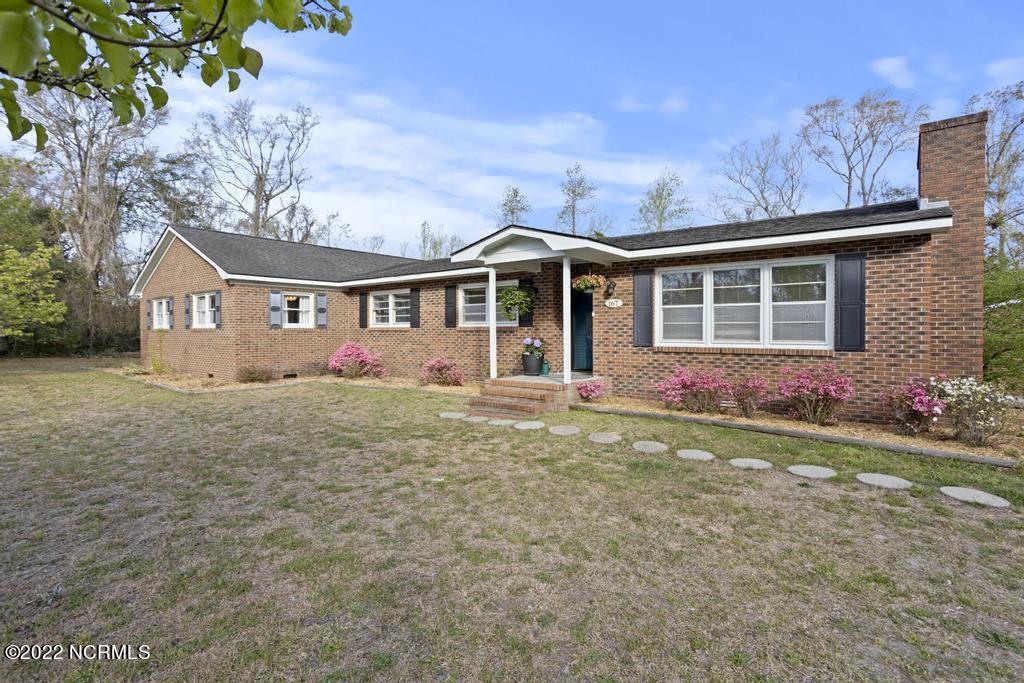167 Peninsula Manor Road Hubert, NC 28539 - Photo 1 of 39 IMG_3516