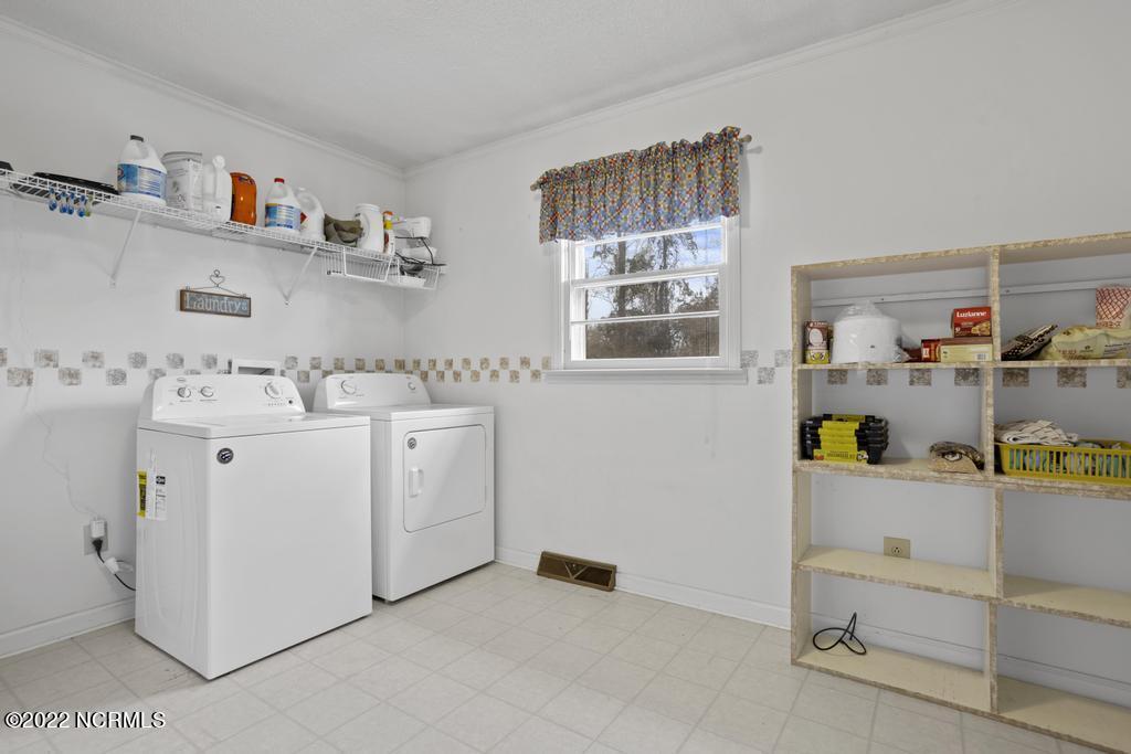 167 Peninsula Manor Road Hubert, NC 28539 - Photo 18 of 39 Laundry