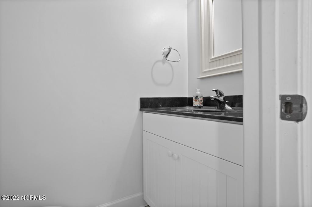 167 Peninsula Manor Road Hubert, NC 28539 - Photo 21 of 39 hall bath