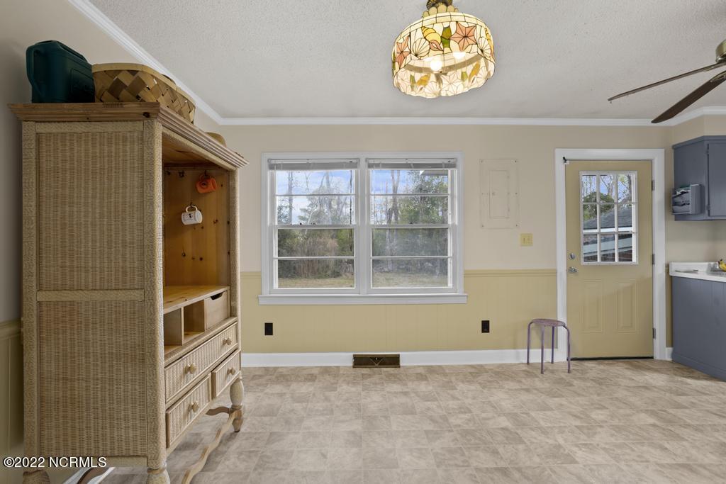 167 Peninsula Manor Road Hubert, NC 28539 - Photo 7 of 39 dining