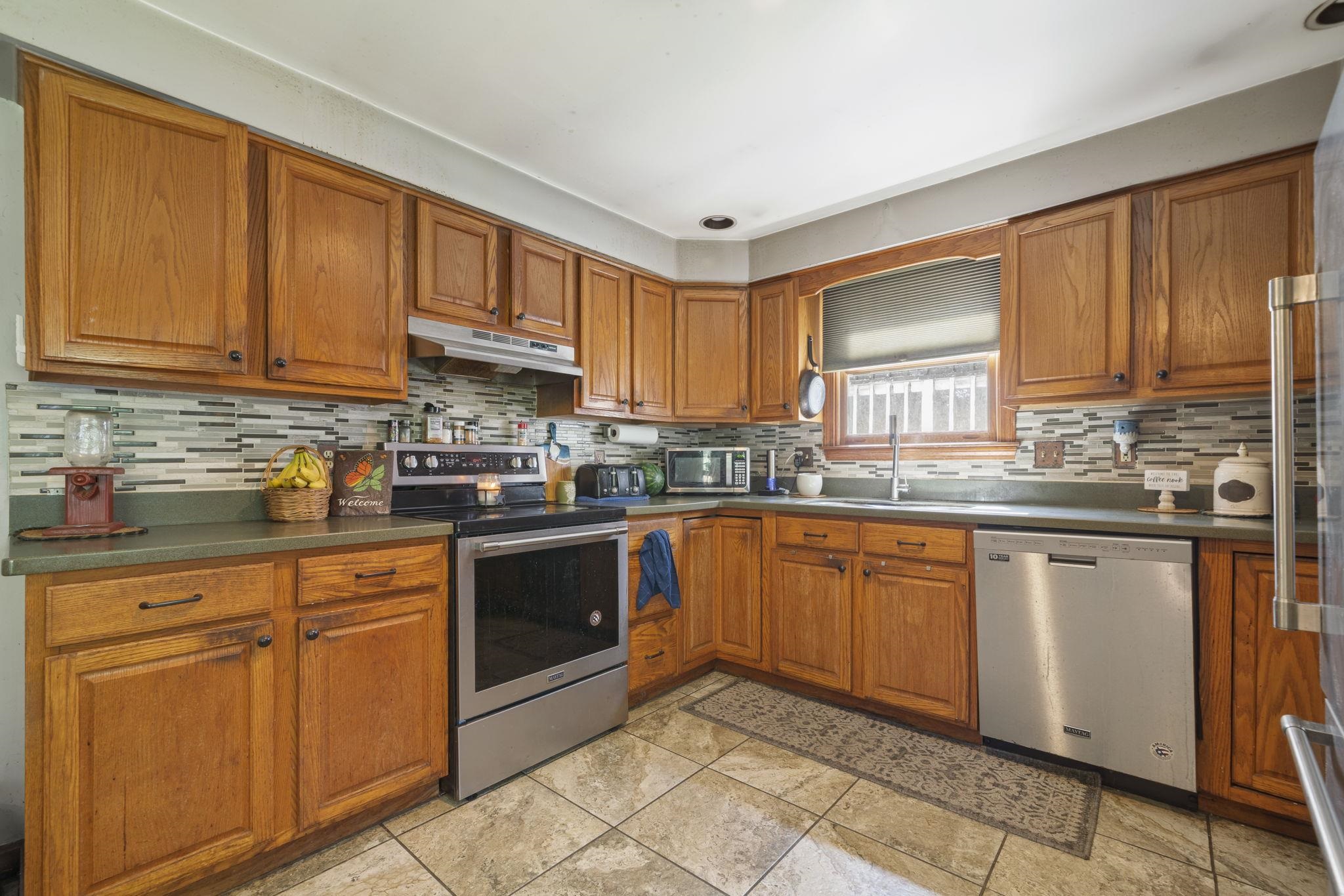 27 Iceland Circle Keene, NH 03431 - Photo 6 of 42