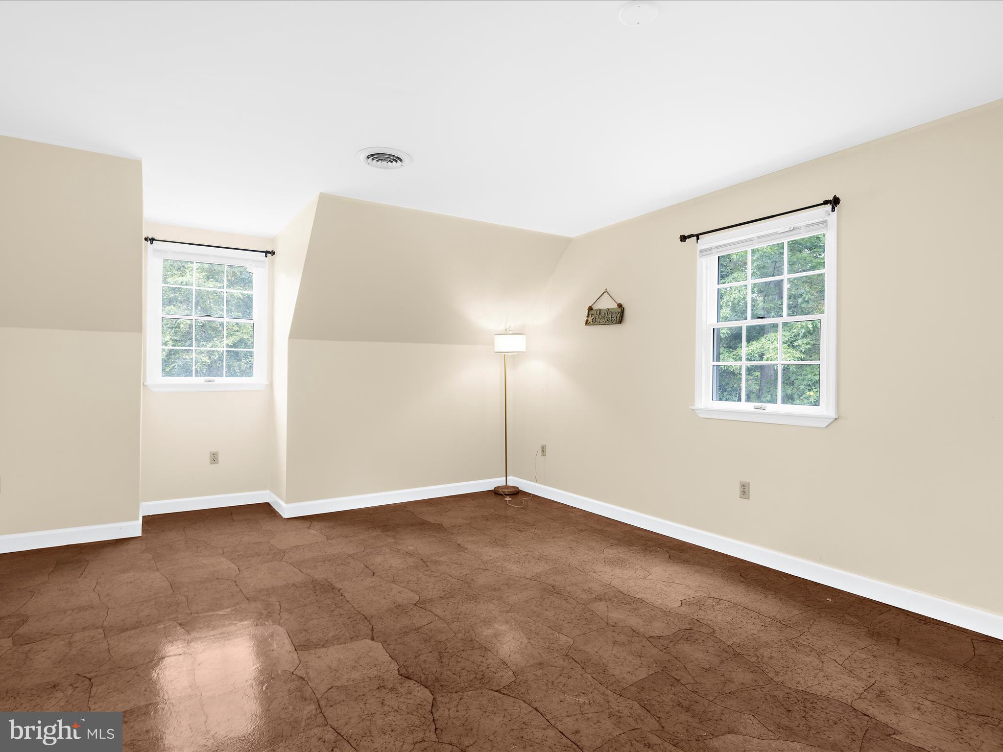 100 Marlborough Road Queenstown, MD 21658 - Photo 50 of 83 an empty room with windows