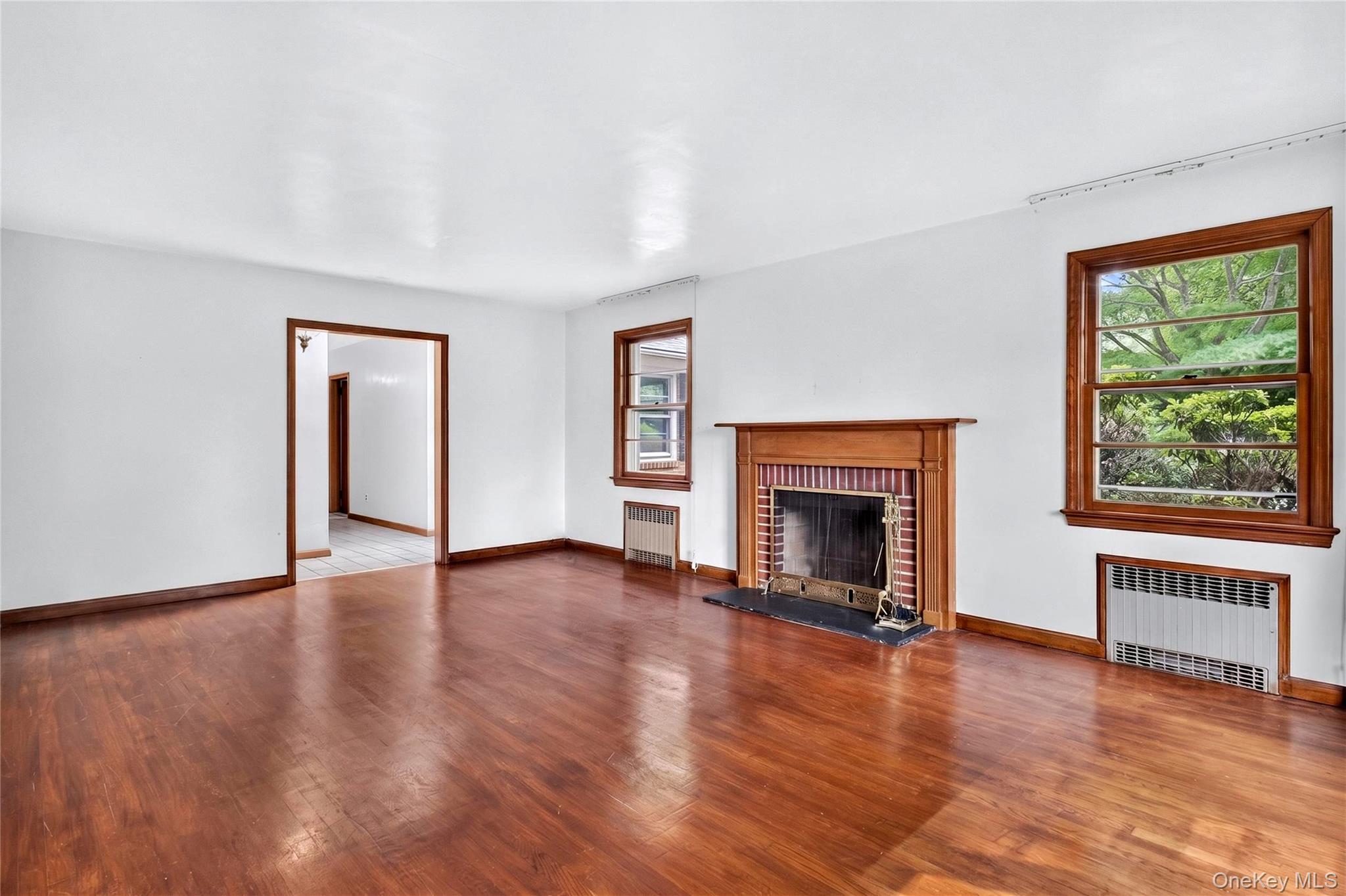 31 Orchard Farm Road Port Washington, NY 11050 - Photo 7 of 30 Gallery Image 7