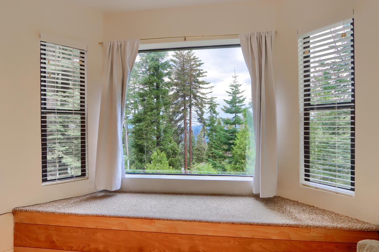 7430 Henness Ridge Road Yosemite National Park, CA 95389 - Photo 7 of 49 a view of an empty room and window