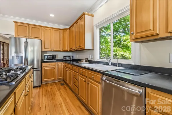 $700,000 | 6208 Highview Road, Matthews, NC 28104