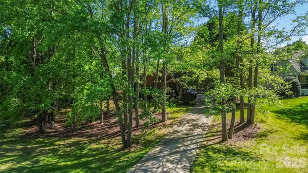 $700,000 | 6208 Highview Road, Matthews, NC 28104