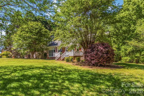 $700,000 | 6208 Highview Road, Matthews, NC 28104