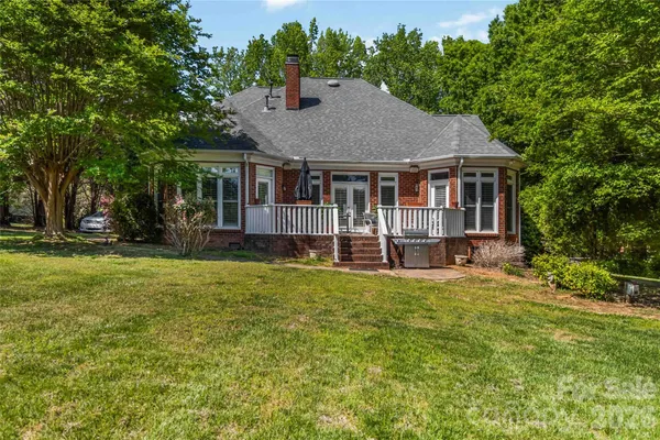 $700,000 | 6208 Highview Road, Matthews, NC 28104