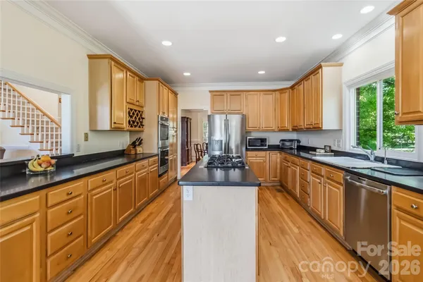 $700,000 | 6208 Highview Road, Matthews, NC 28104