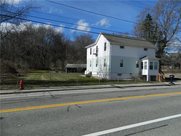 $449,000 | 182 Simmonsville Avenue, Johnston, RI 02919