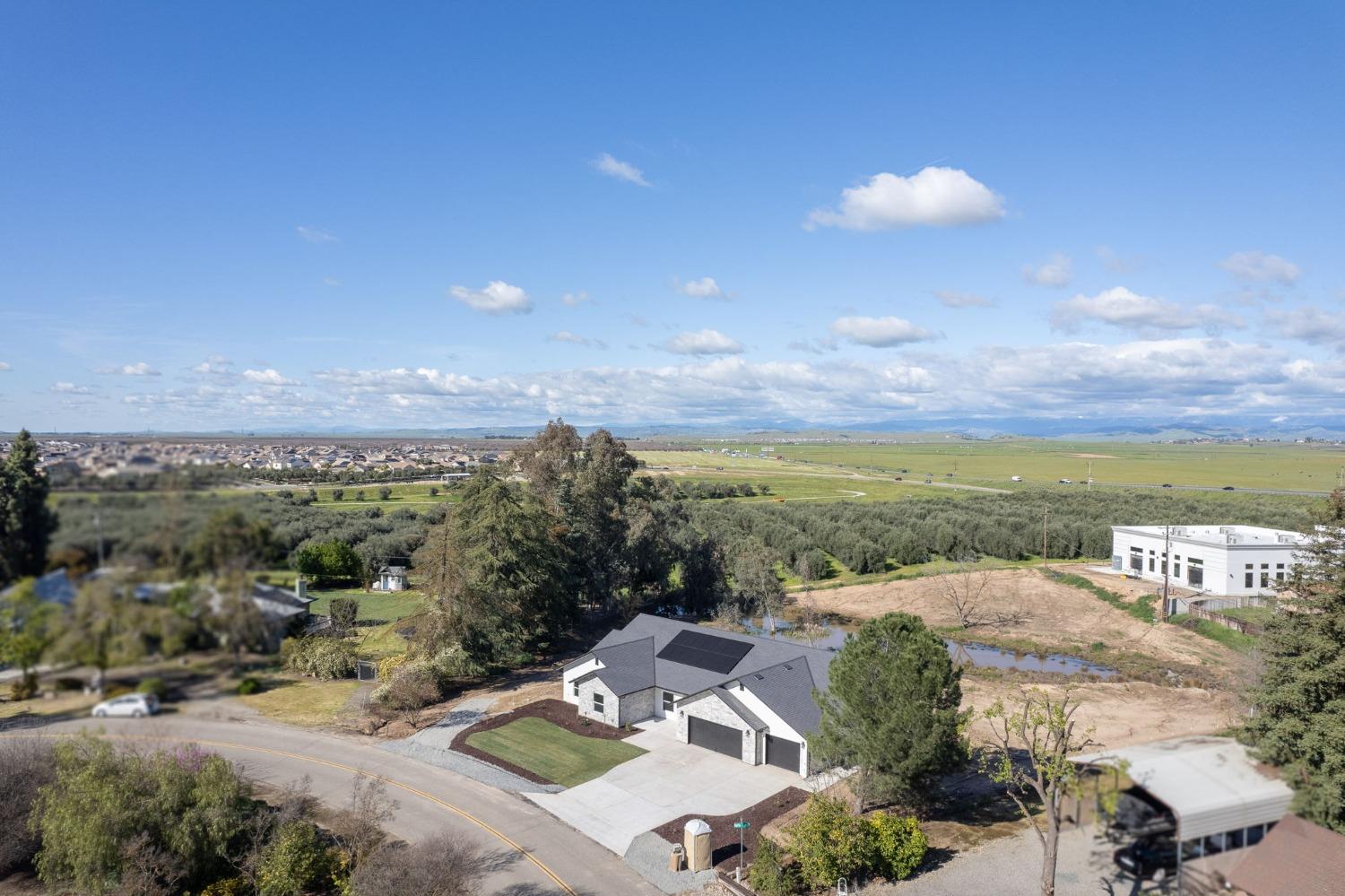 11271 Mountain View Drive Madera, CA 93636 - Photo 68 of 73 a view of a city from a building