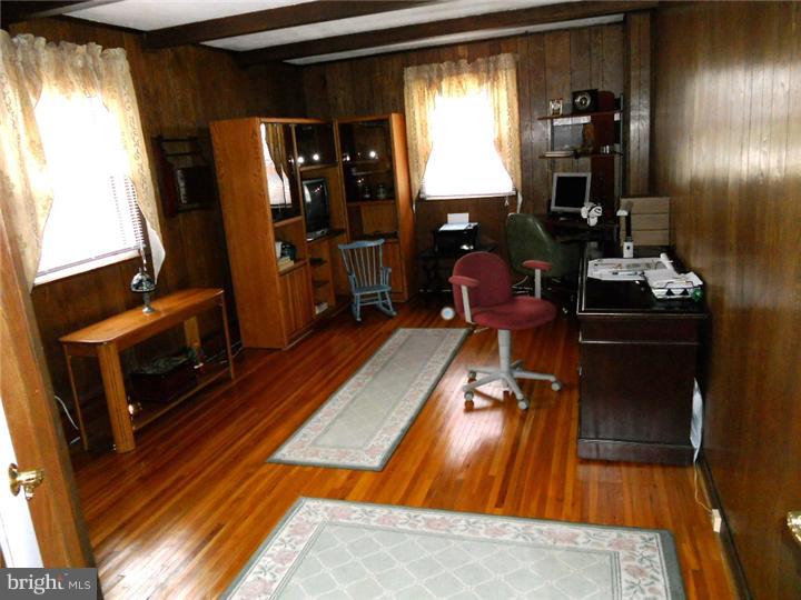 309 Hemlock Lane Springfield, PA 19064 - Photo 8 of 16 Office / Study