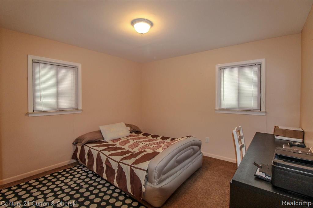 27034 Ford Road Dearborn Heights, MI 48127 - Photo 9 of 20