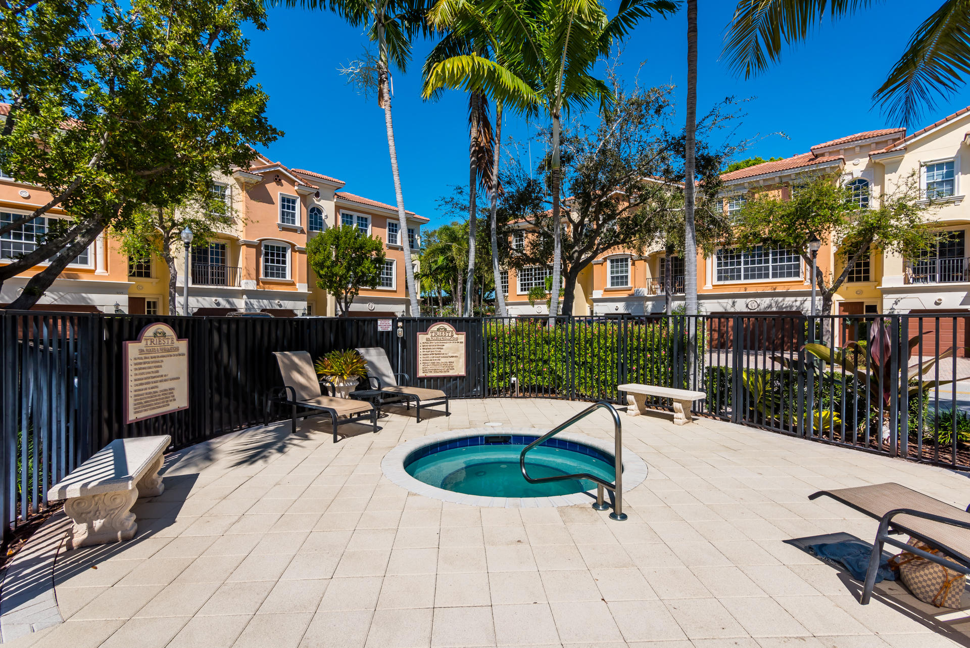 5550 Northeast Trieste Way Boca Raton, FL 33487 - Photo 36 of 36 Community pool and spa