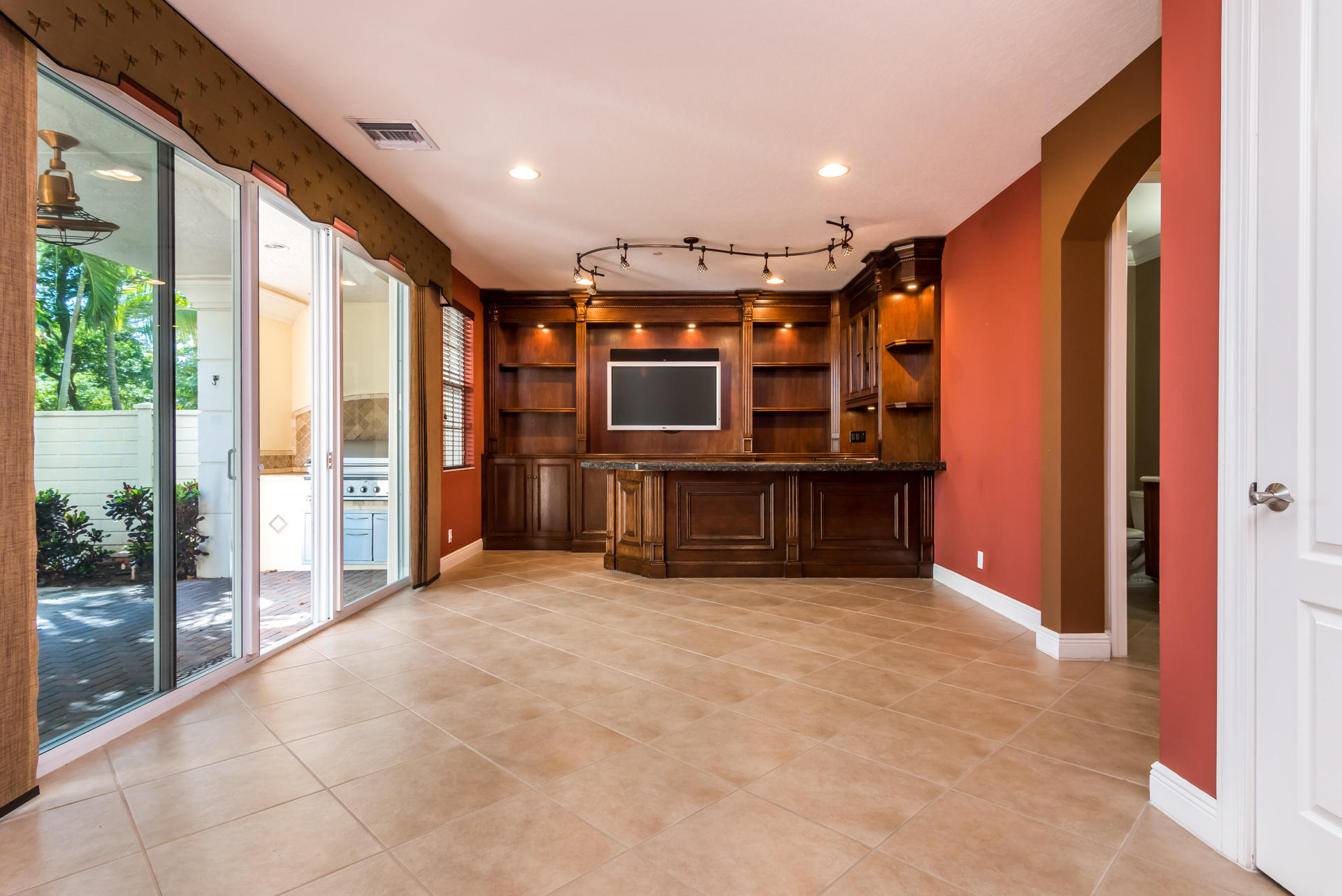 5550 Northeast Trieste Way Boca Raton, FL 33487 - Photo 10 of 36 Great room