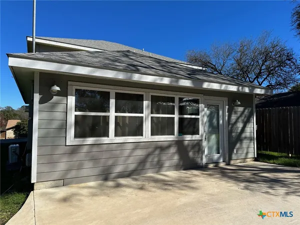 $1,300 | 1419 Alamo Street, Unit B, San Marcos, TX 78666