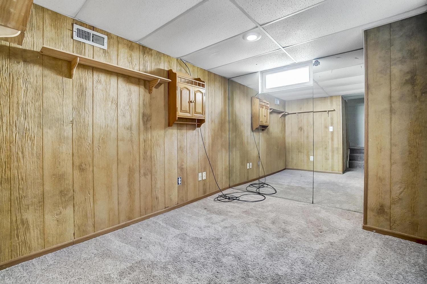 4492 Nickerson Road Columbus, OH 43228 - Photo 23 of 36 Gallery Image 23