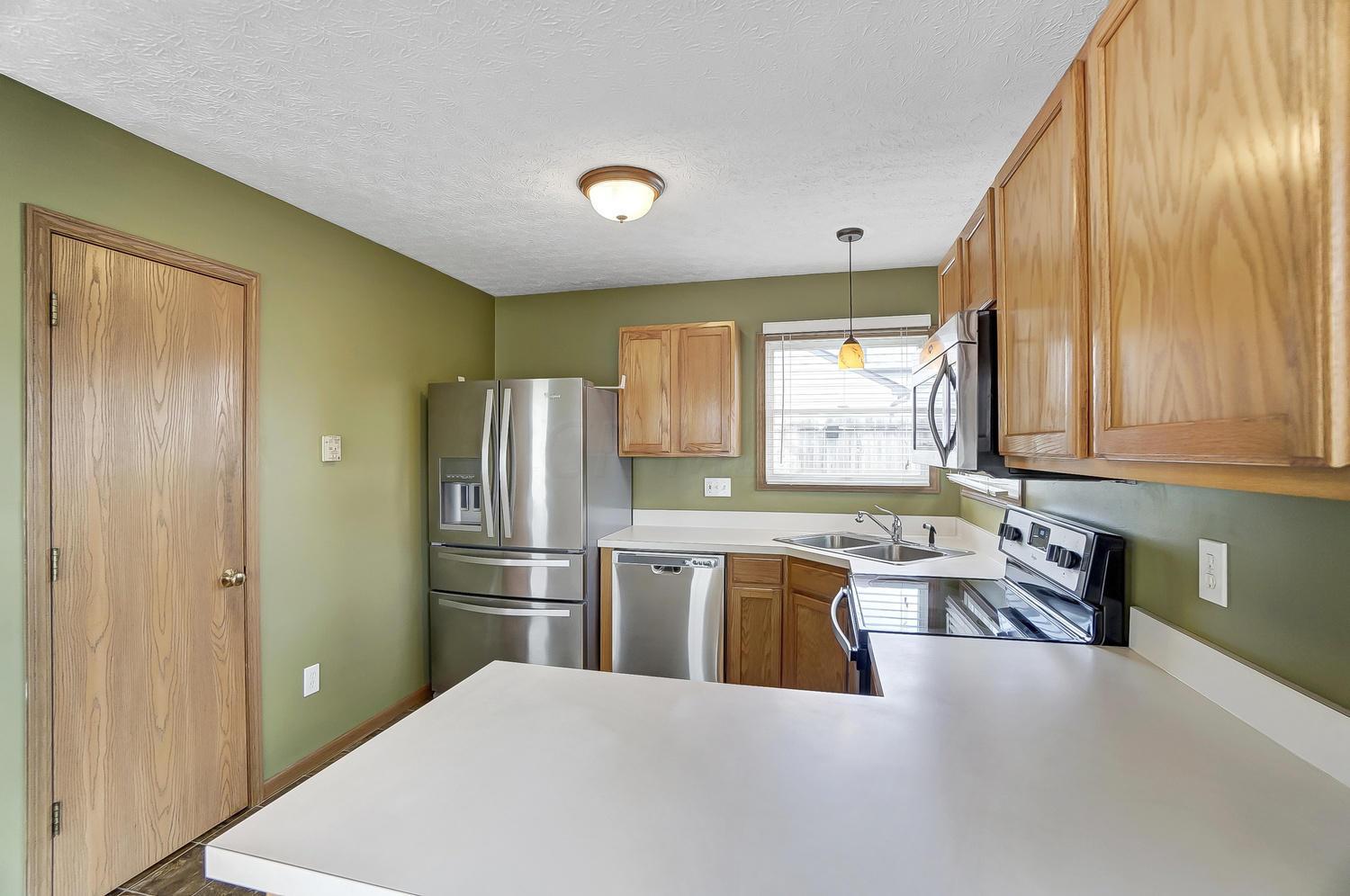 4492 Nickerson Road Columbus, OH 43228 - Photo 9 of 36 Gallery Image 9