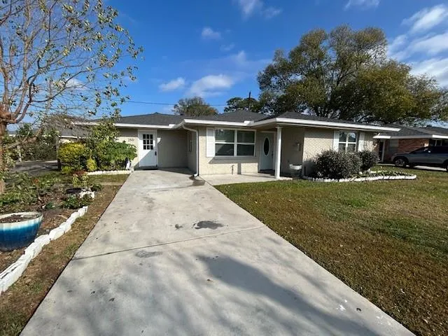 $299,000 | 250 Willow Drive, Gretna, LA 70053