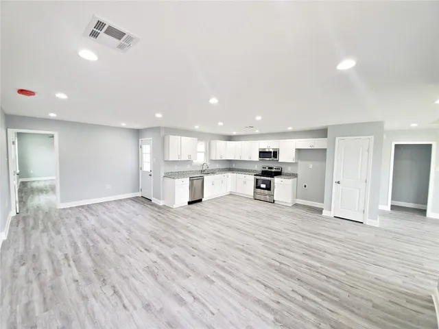 $329,000 | 250 Willow Drive, Gretna, LA 70053